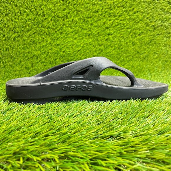 Oofos OOriginal Mens Size 9 Black Beach Walking Casual Recovery Thong Sandals